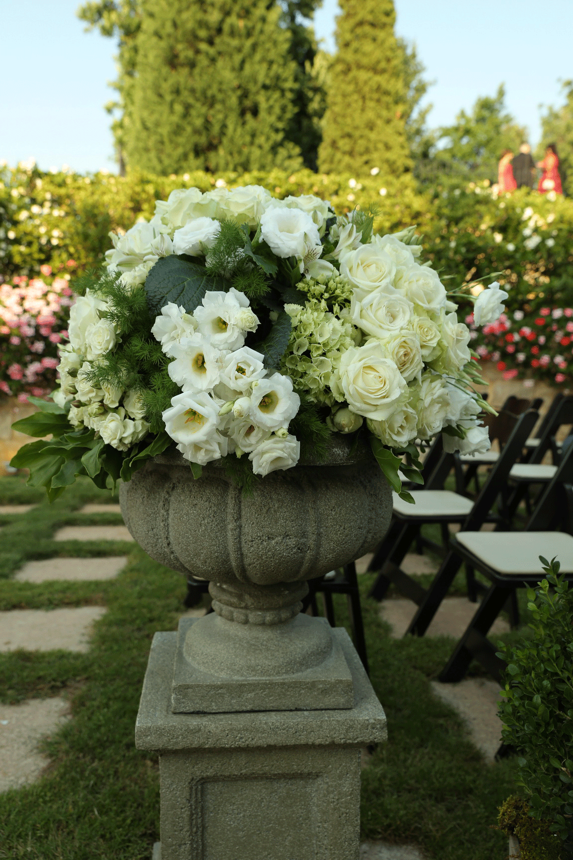 Concrete Vase – wedding floral design by Les Trois Fleurs, Lebanon