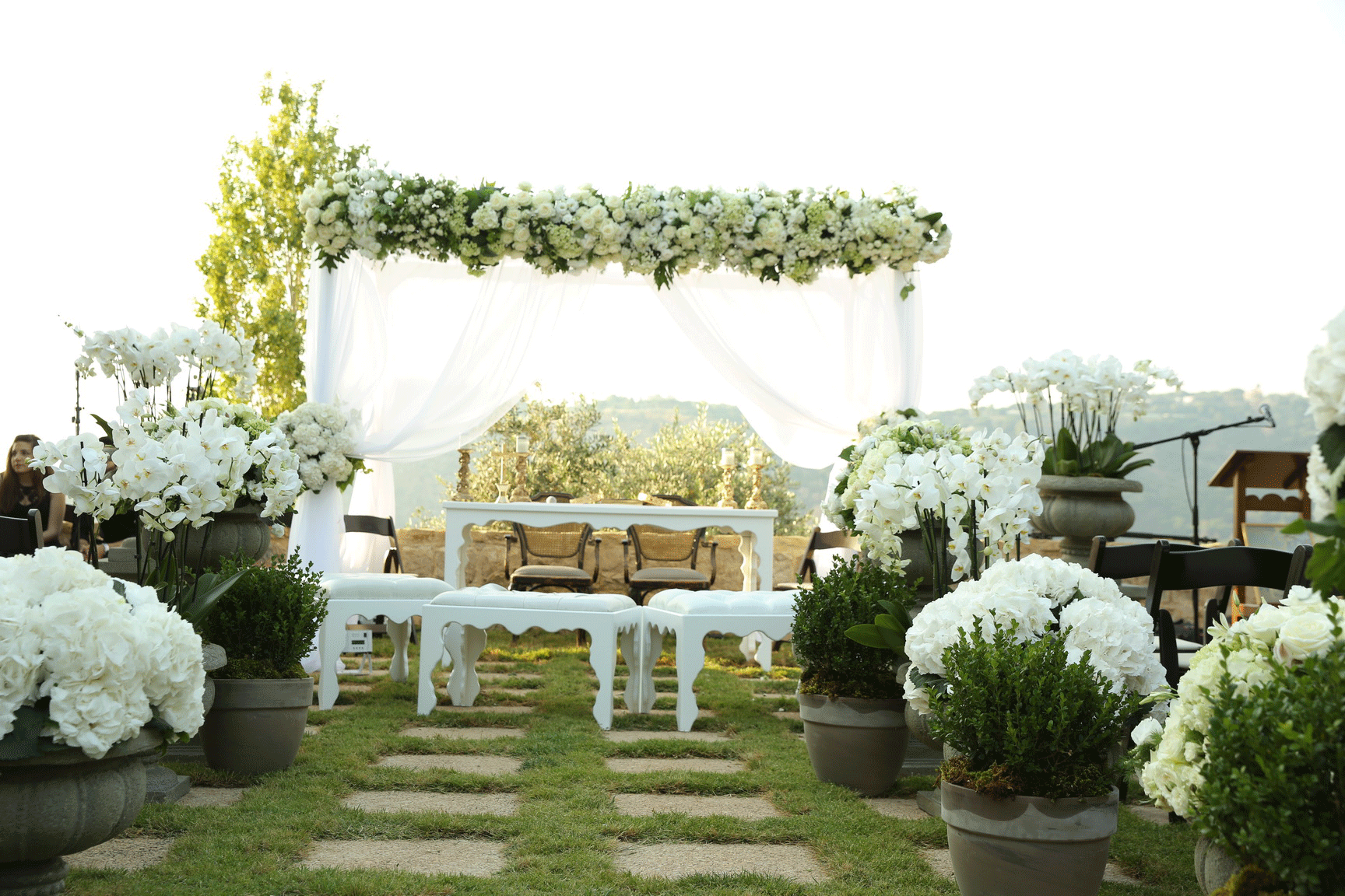 Aisle – wedding floral design by Les Trois Fleurs, Lebanon