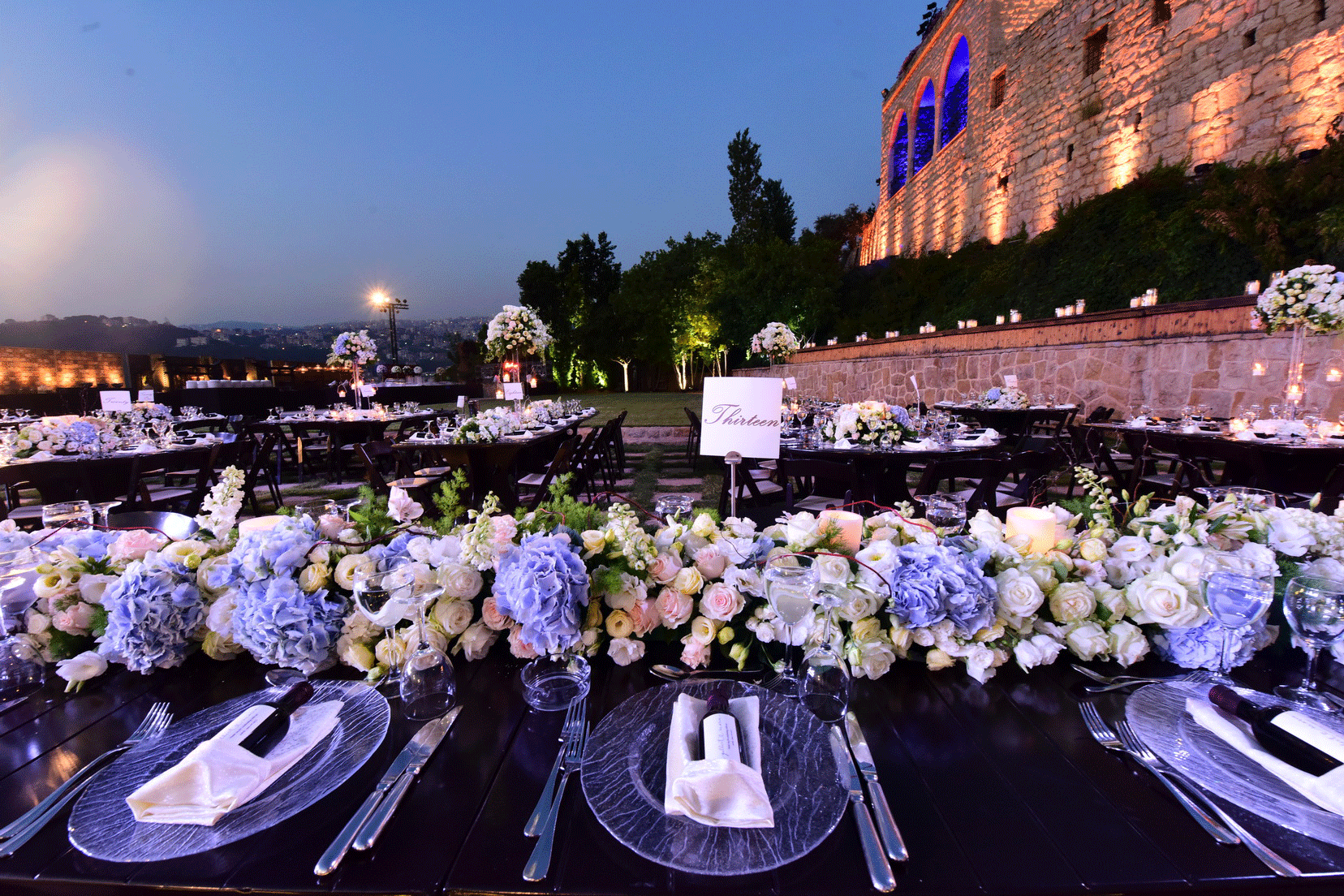 Table Set – wedding floral design by Les Trois Fleurs, Lebanon
