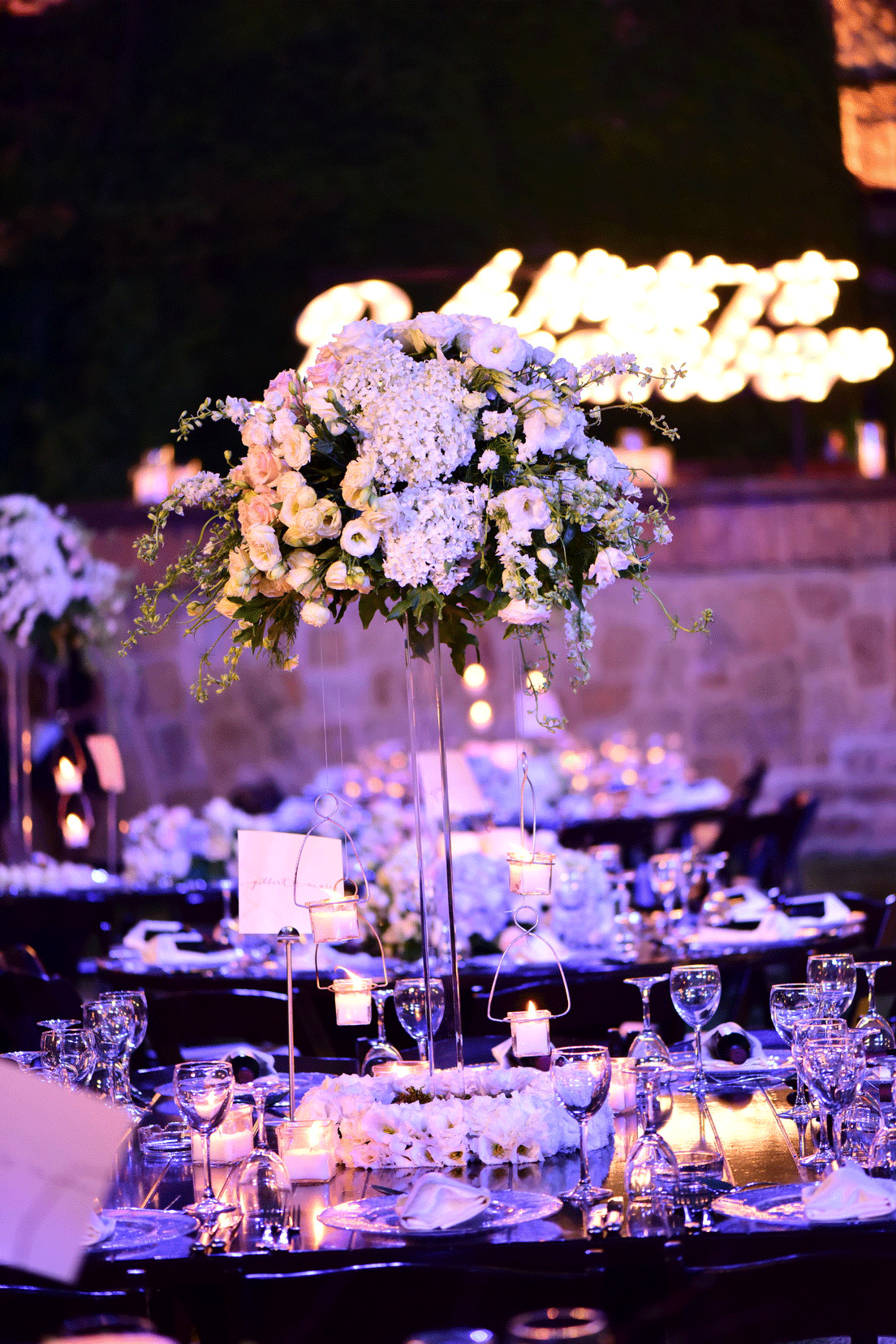 Table Set – wedding floral design by Les Trois Fleurs, Lebanon