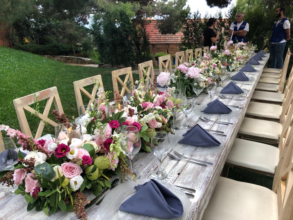 Table Set – wedding floral design by Les Trois Fleurs, Lebanon