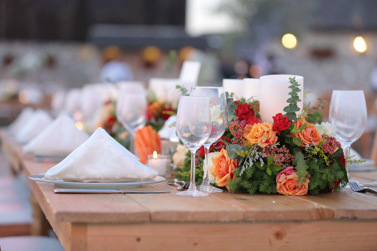 Table Set – wedding floral design by Les Trois Fleurs, Lebanon